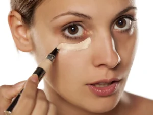 7-rekomendasi-concealer-untuk-mata-panda-2026